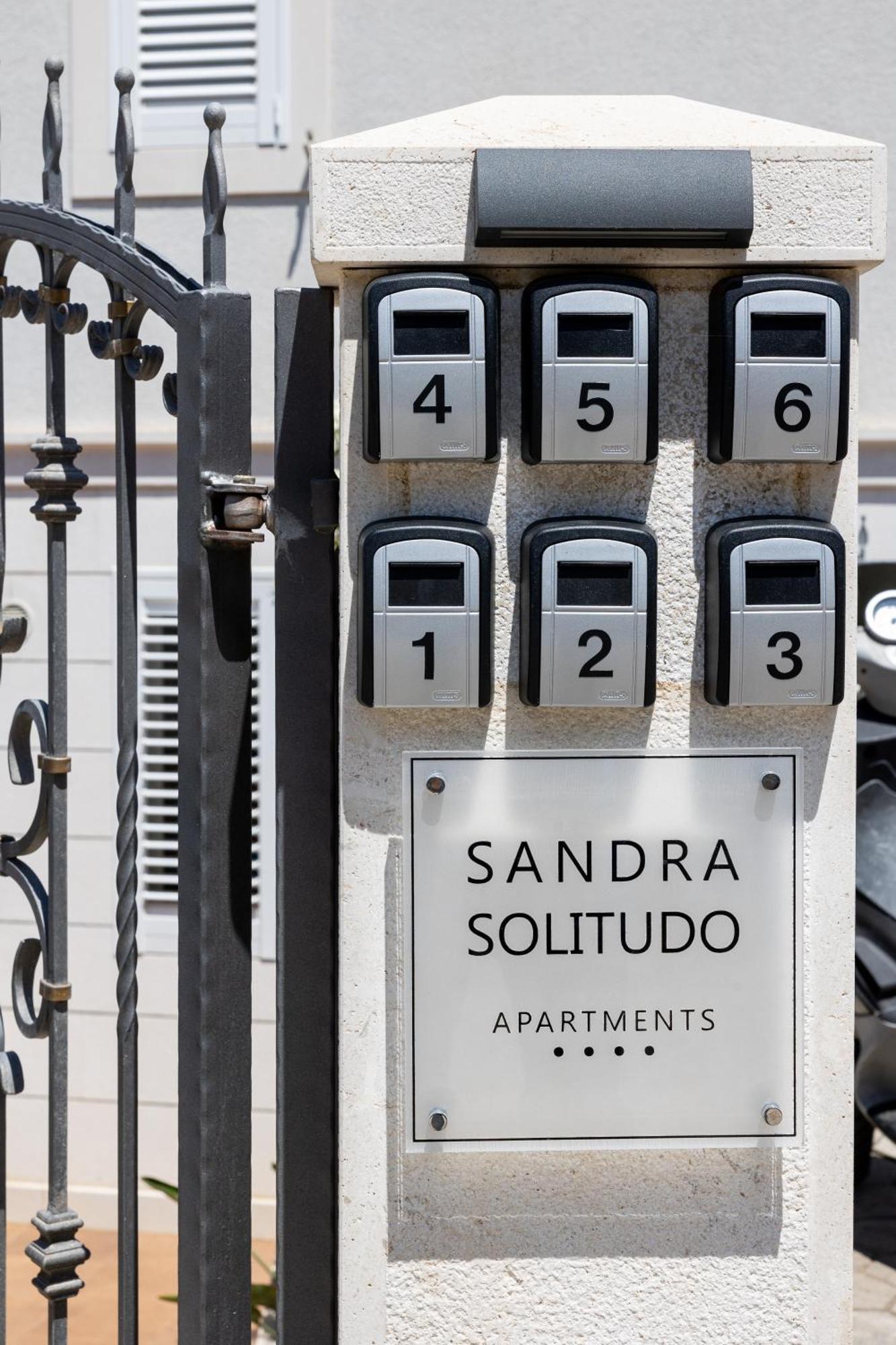 Apartments Sandra Solitudo II Дубровник Екстериор снимка